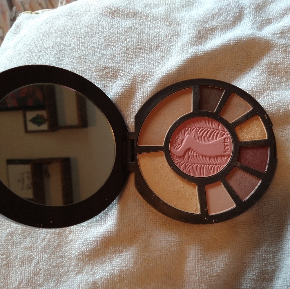 Tarte rainforest after dark eyeshadow and blush face palette